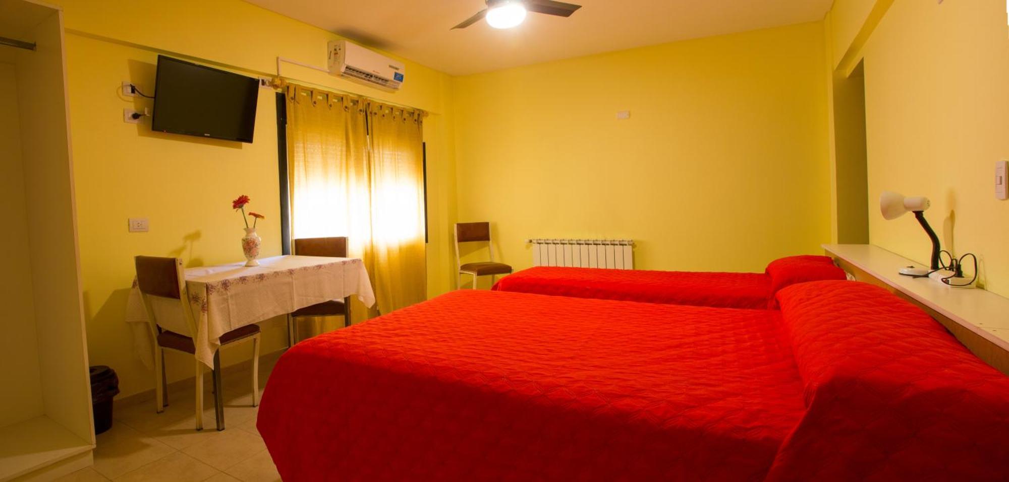 Bari Hotel Capdevila Ngoại thất bức ảnh